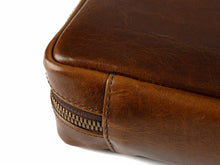Load image into Gallery viewer, Kent Zippered Leather Travel Case