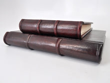 Load image into Gallery viewer, Archivo 18 x 18 Handmade Distressed Leather Photo Album