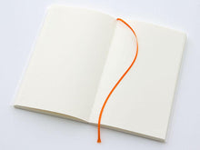 Load image into Gallery viewer, Midori MD Notebook B6 Slim Blank
