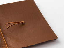Load image into Gallery viewer, TRAVELER'S Notebook Passport Size - Camel