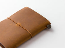 Load image into Gallery viewer, TRAVELER'S Notebook Passport Size - Camel