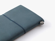 Load image into Gallery viewer, TRAVELER'S Notebook Passport Size - Navy Blue