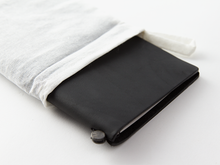 Load image into Gallery viewer, TRAVELER'S Notebook Regular Size - Black