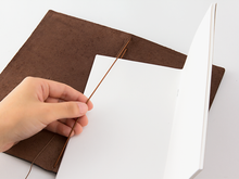 Load image into Gallery viewer, TRAVELER'S Notebook Regular Size - Brown