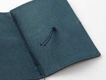 Load image into Gallery viewer, TRAVELER'S Notebook Passport Size - Navy Blue
