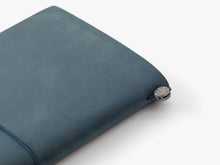 Load image into Gallery viewer, TRAVELER'S Notebook Regular Size - Navy Blue
